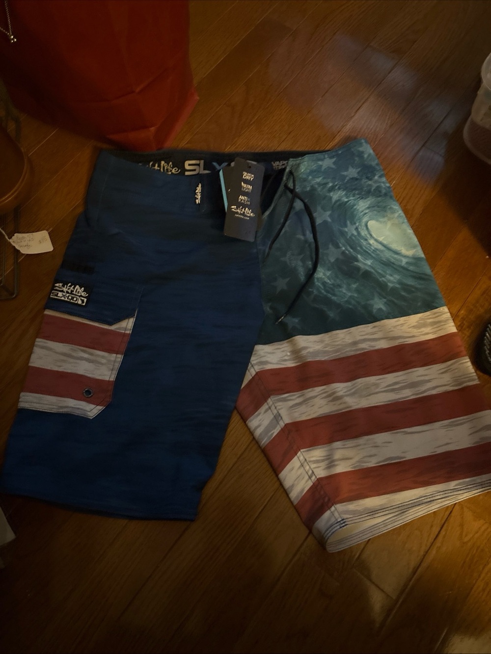 Salt Life Men's Blue & Red American Flag Swim Trunks
